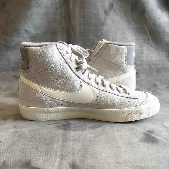 Nike Mens Blazer Mid '77 DM0178 001 Light Bone / Coconut Milk - Picture 6 of 10